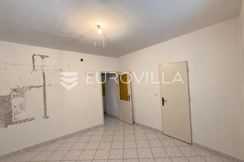 Zadar, Peninsula - 52.20 m² Two-Bedroom Apartment for Renovation - 6
