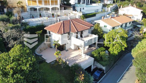 Opatija, Ičići'de, panoramik deniz manzaralı güzel villa