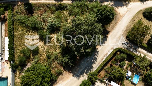 Istria, near Poreč, attractive building plot 883 m² with building permit and project