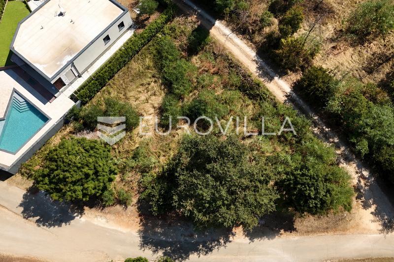 Istria, near Poreč, attractive building plot 883 m² with building permit and project - 1