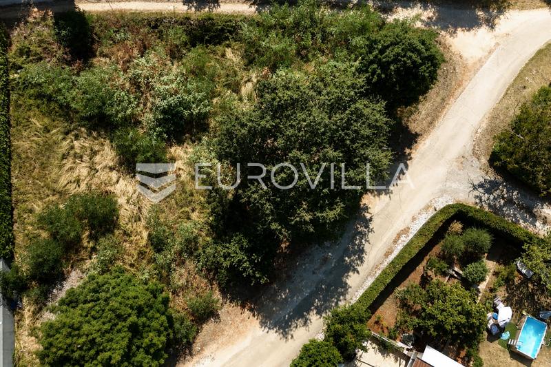 Istria, near Poreč, attractive building plot 883 m² with building permit and project - 2