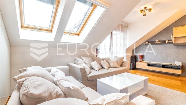 Zagreb, IV Maksimirsko naselje, skøn lejlighed i to plan med altan, 77 m²