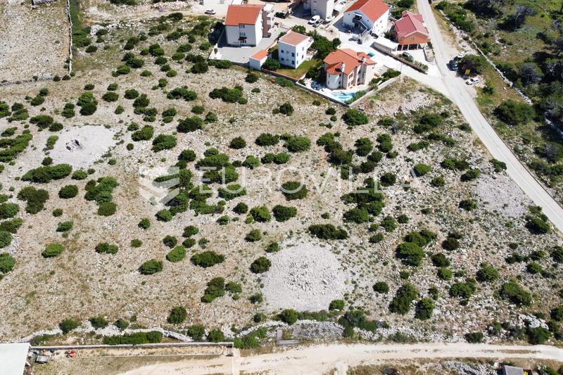 Pag, Košljun, building land 685 m², 200 m from the sea