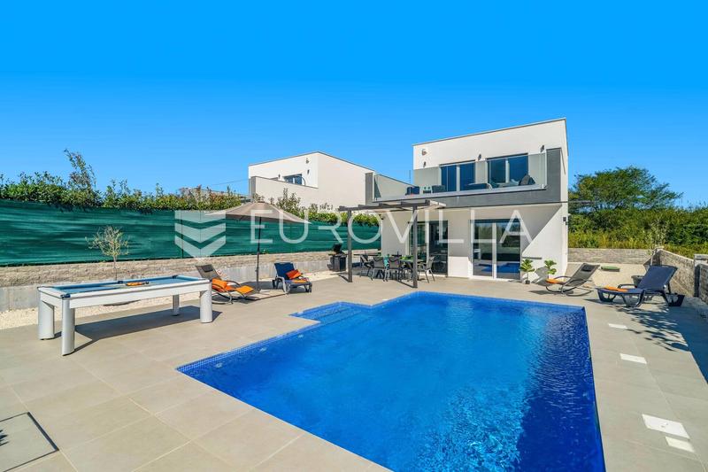 Istra, Svetvinčenat, elegantna vila s bazenom za dugoročan najam - 4