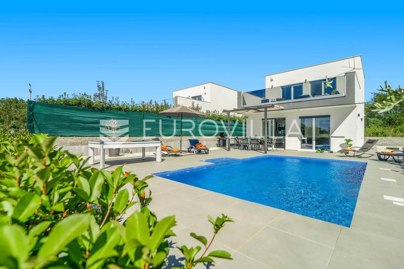 Istra, Svetvinčenat, elegantna vila s bazenom za dugoročan najam - 2