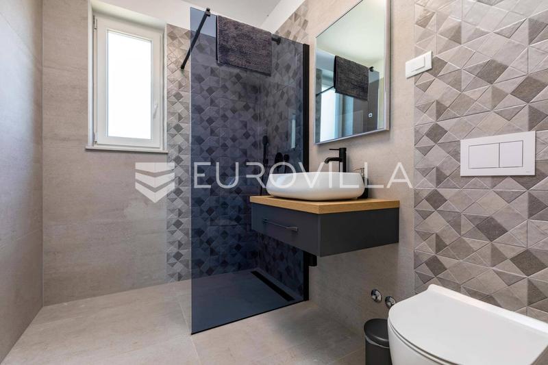 Istra, Svetvinčenat, elegantna vila s bazenom za dugoročan najam - 12