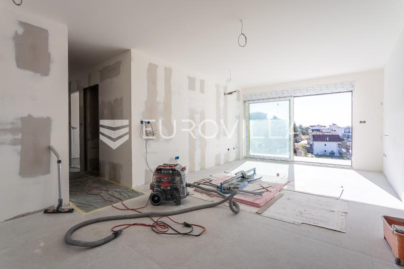 Čiovo, Okrug Gornji - two-bedroom apartment on the second floor with a loggia