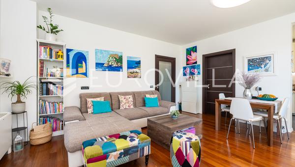 Dubrownik, Zaton: Apartament dwupokojowy z ogrodem i dwoma miejscami garażowymi
