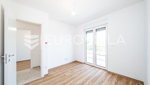 Zagreb, Resnik, Treværelses lejlighed i premium kvalitet med balkon og parkeringsplads, NYBYGGERI