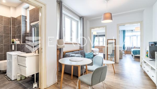 Zagreb, Centar, predivan četversosoban stan s balkonom 112 m²