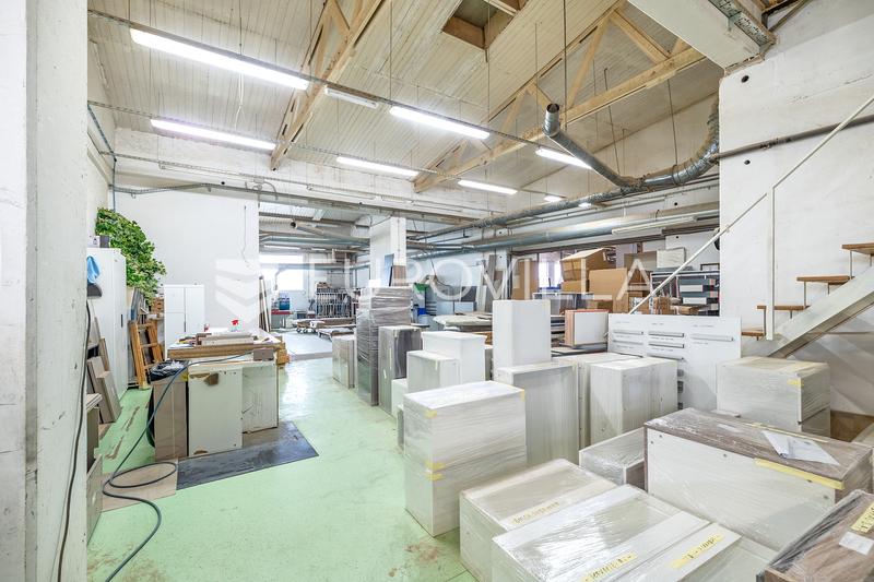 Velika Gorica, iroda, raktár és gyártócsarnok 1600 m²-en, 3580 m²-es telken - 1