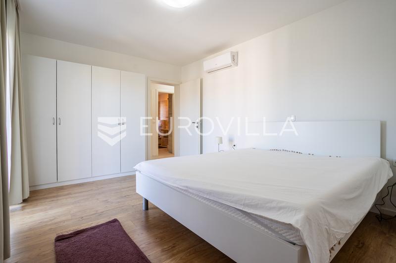 Split-Marjan, eylül ayından itibaren kiralık geniş iki yatak odalı daire - 9