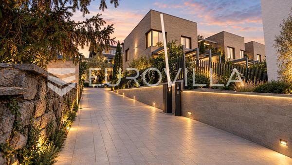 Zagreb, Maksimir, a modern house in a row, new building Remete Hills
