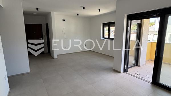 Pula, Štinjan - dvosoban stan u top novogradnji