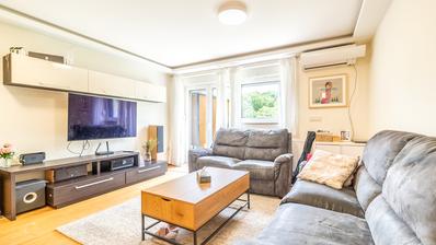 Zagreb, Sesvete, troetažni četverosoban stan s vrtom, 100 m²