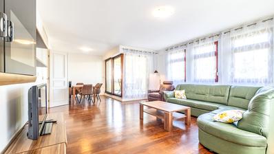 Zagreb, Ksaver, smuk fireværelses lejlighed med 2 parkeringspladser, 136 m²