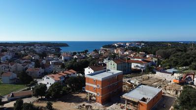 Pula, Pjescana Uvala - apartamento de quatro quartos em edifício novo no 2.º andar, 95,50 m² - a 450m de