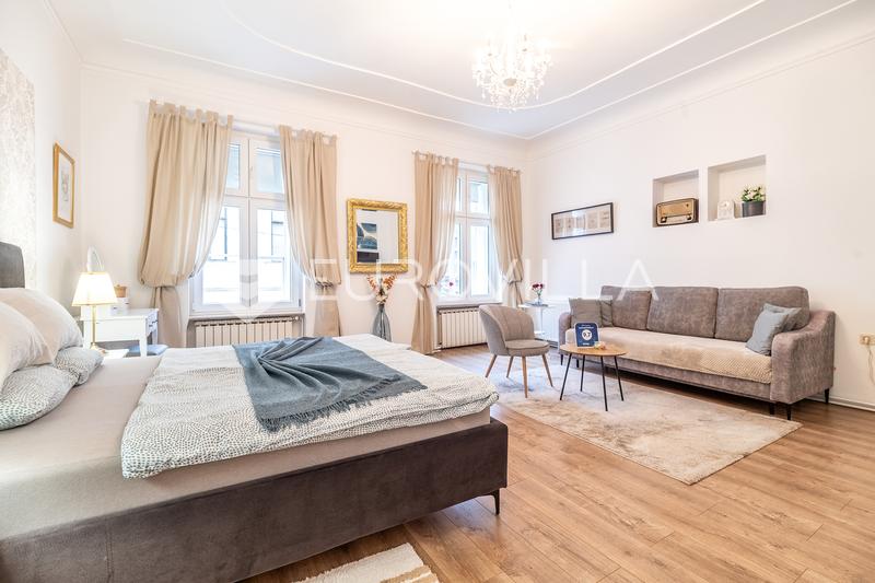 Zagreb, strogi centar, pješačka zona, dvosoban stan 45 m²