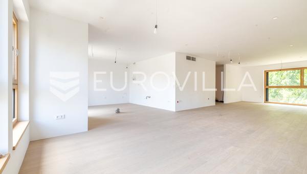 Zagreb, strogi centar, NOVOGRADNJA luksuzan trosoban stan 134 m²
