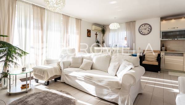 Zadar, Plovanija, three-room apartment for long-term rent