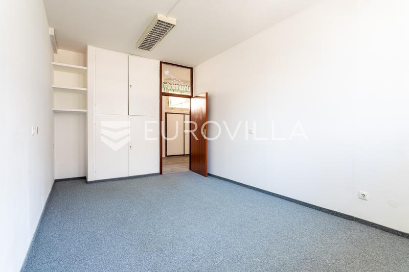 Split, Zvonimirova Straat, ruim kantoor 162 m² - 4