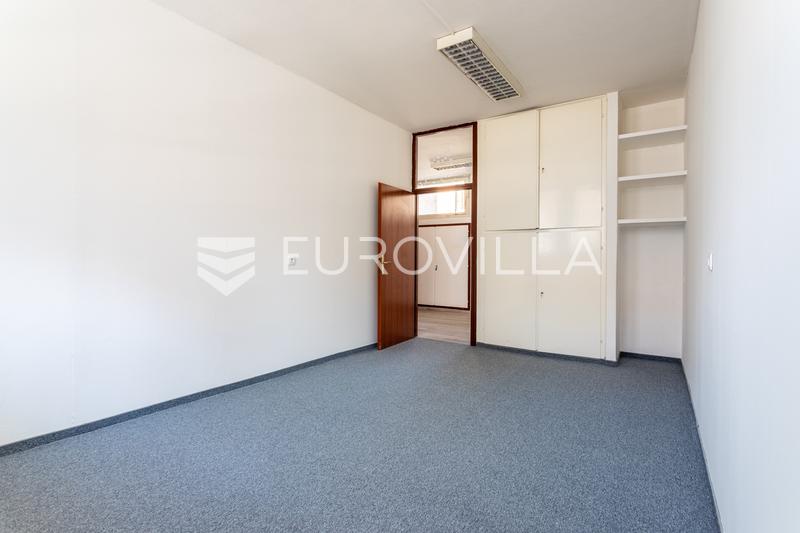 Split, Zvonimirova Straat, ruim kantoor 162 m² - 6