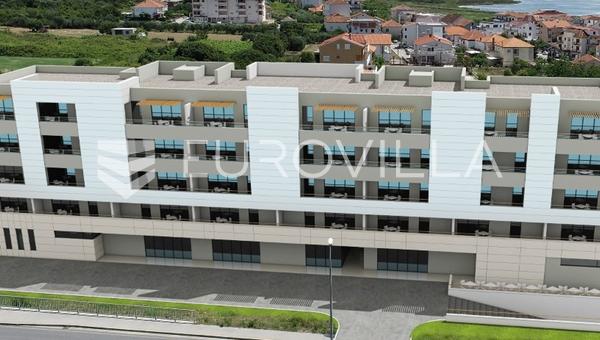 Trogir jednosoban stan 57 m² drugi kat s pogledom na more