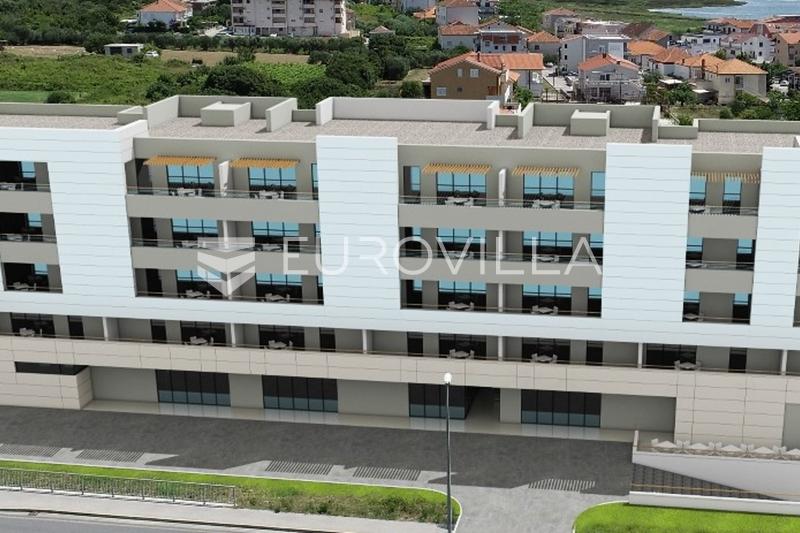 Trogir jednosoban stan 57 m² drugi kat s pogledom na more