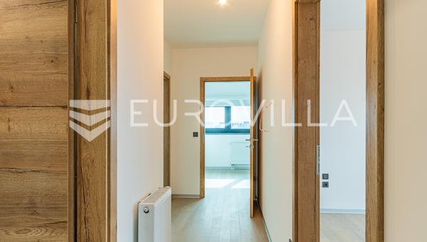 Varaždin, Centrum, luksus fireværelses lejlighed 100,54 m²