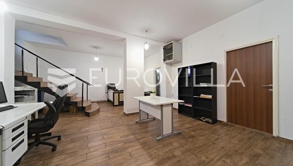 Osijek, Gornji Grad - Espacio de oficina amueblado y totalmente equipado en alquiler, 101,92 m²