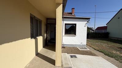 Đakovo, kuća i građevinsko zemljište 1007 m², fronta 19 m