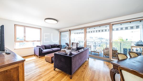 Zagabria, Borovje, bellissimo appartamento con quattro camere da letto di 130 m²