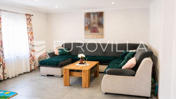 Otok, family house in a quiet street