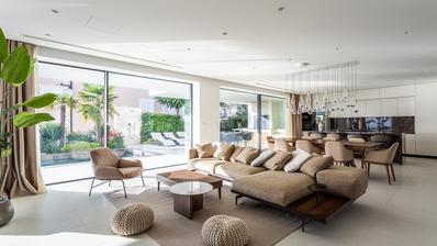 Podstrana, une villa de luxe avec piscine et vue imprenable sur la mer