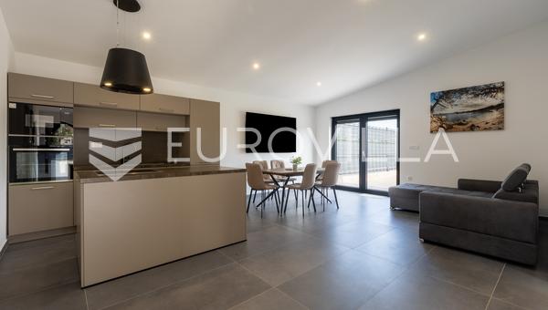 Invest in the tranquillity of Istria, three bedroom single-storey home with a pool and privacy