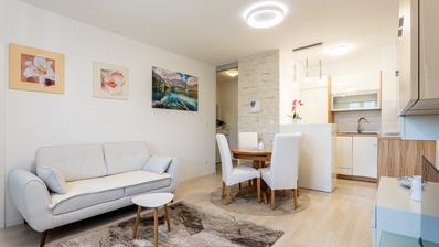 Split, Znjan, rua Stonska, apartamento de dois quartos para aluguel de longo prazo