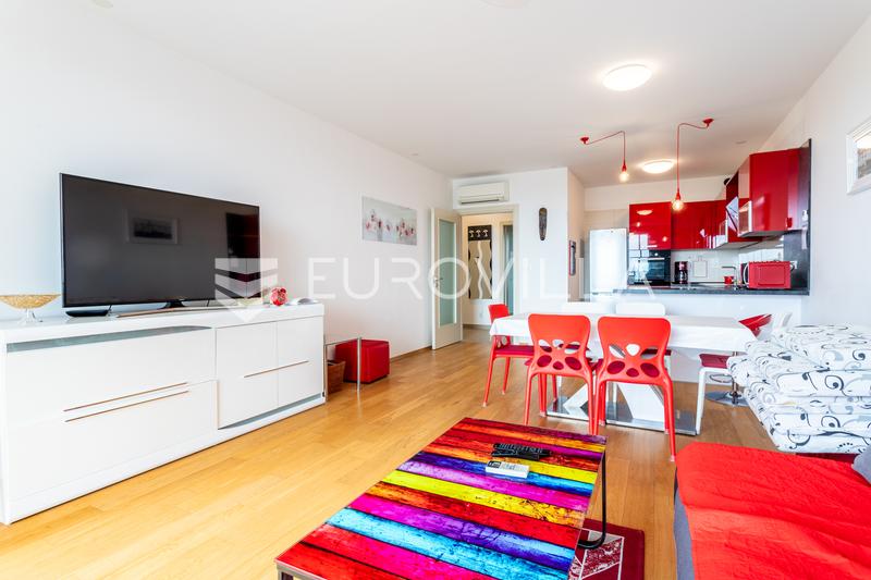 Split, Firule, excellent two-bedroom apartment with sea view - long-term rental
