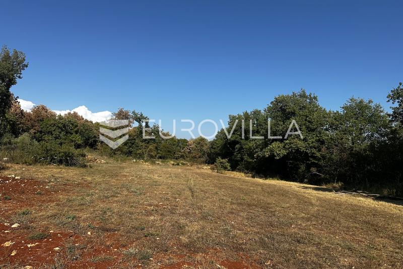 Istra, Grožnjan Area - Building Plot of 809 m² in a Peaceful Green Setting - 4