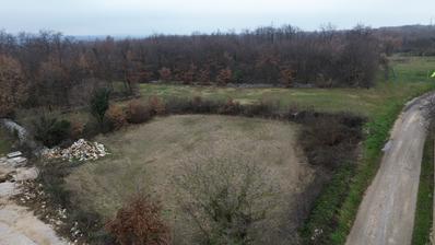 Ístria, Svetvinčenat - amplo terreno para construção com licença de construção final e projeto 1427 m²