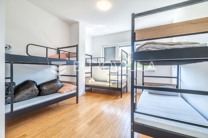 Zagreb, Gornje Vrapce - Rummeligt hus på 450 m² til indkvartering af op til 40 arbejdere, parkering til flere køretøjer - 9