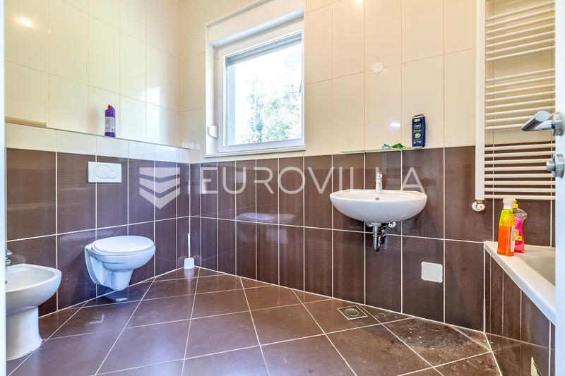 Zagreb, Gornje Vrapce - Rummeligt hus på 450 m² til indkvartering af op til 40 arbejdere, parkering til flere køretøjer - 8