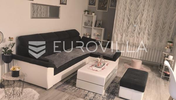 Vukovar, Borovo Naselje, Geniş 4 odalı daire 92,28 m² 1. katta