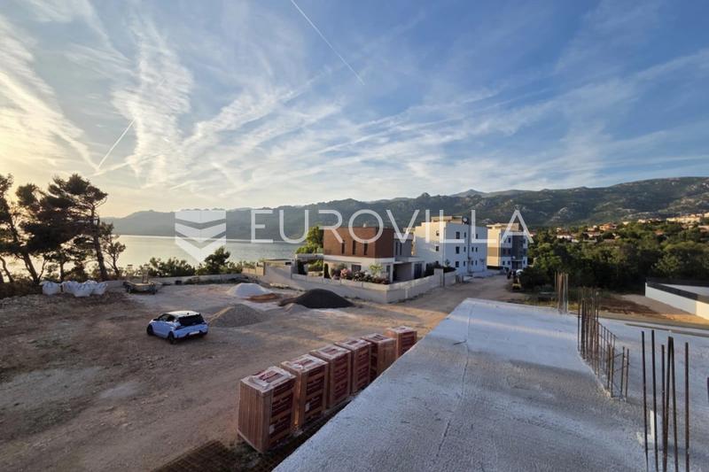 Zadar, Rovanjska, three-bedroom apartment on the ground floor with garden