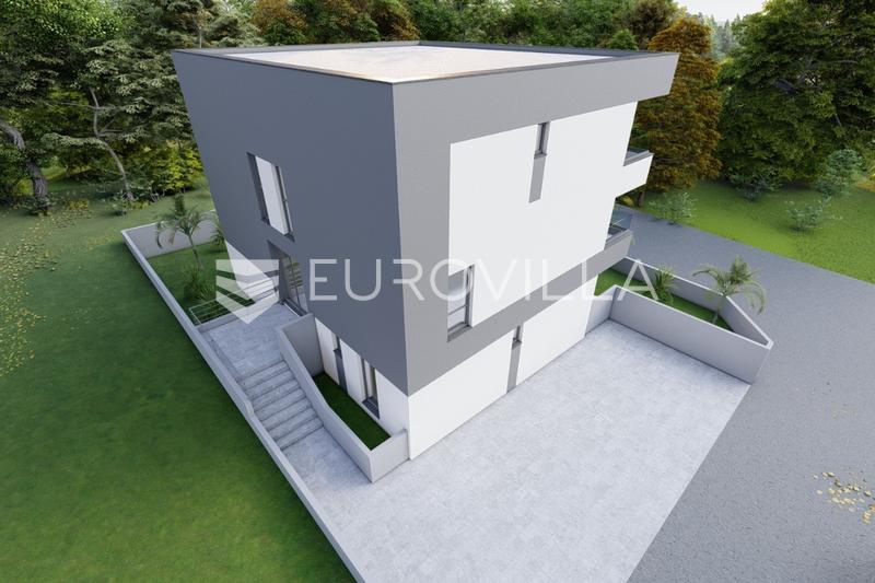 Zadar, Rovanjska, three-bedroom apartment on the ground floor with garden