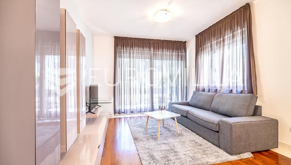 Zagreb, Salata'da, modern üç yatak odalı, 70 m², otoparklı daire