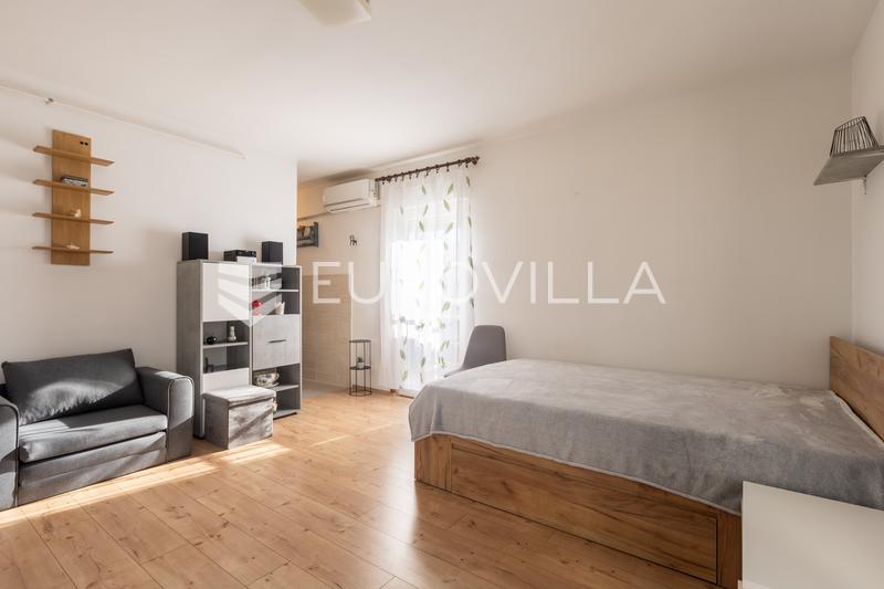 Istrien, Pula, sonnige Ein-Zimmer-Wohnung in einem Gebäude mit Aufzug - 3