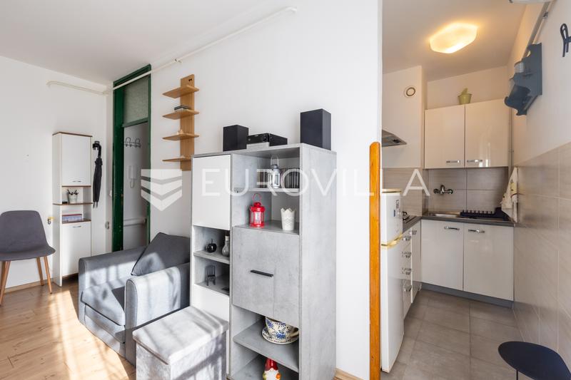 Istrien, Pula, sonnige Ein-Zimmer-Wohnung in einem Gebäude mit Aufzug - 5