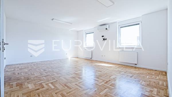 Zagreb, Trešnjevka, petsobno stanovanje, parkirno mesto 118,83 m²