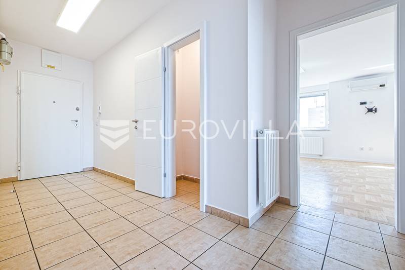 Zagreb, Trešnjevka, petsobno stanovanje, parkirno mesto 118,83 m² - 13