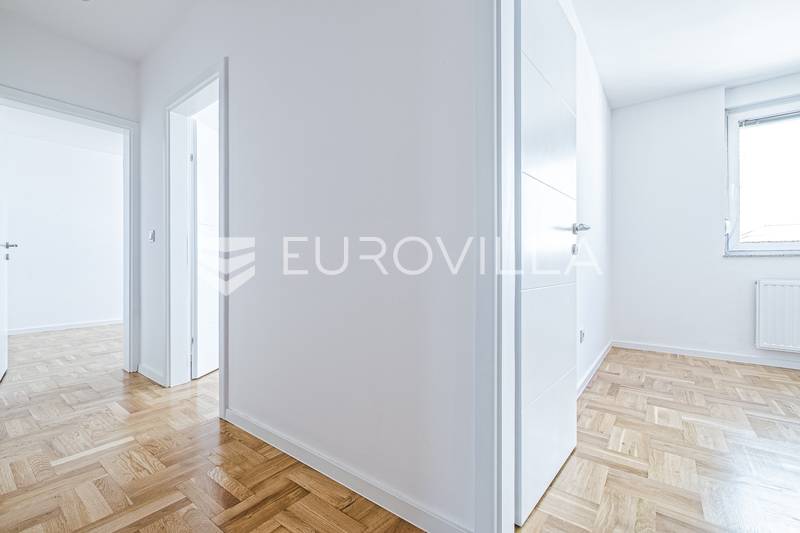 Zagreb, Trešnjevka, petsobno stanovanje, parkirno mesto 118,83 m² - 10